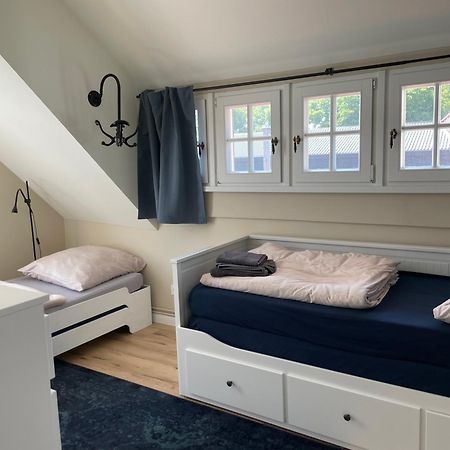 Luxus Lindenhof Apartments -Ferienwohnungen In Friesland An Der Nordsee Am Naturschutzgebiet Urwald Neuenburg  Pokoj fotografie
