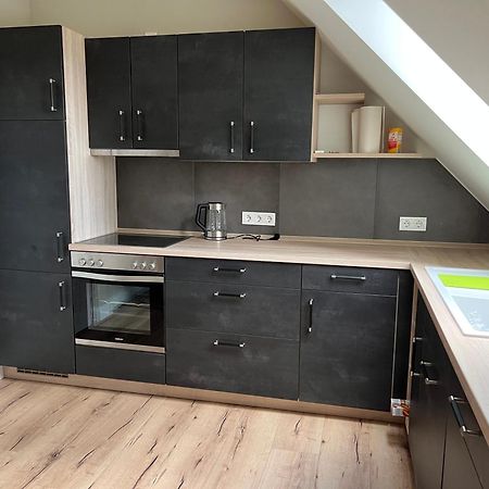 Luxus Lindenhof Apartments -Ferienwohnungen In Friesland An Der Nordsee Am Naturschutzgebiet Urwald Neuenburg  Pokoj fotografie